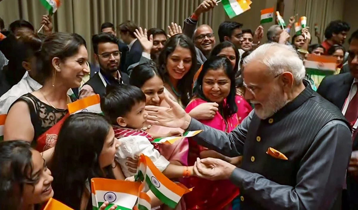 PM Modi दो दिवसीय दौरे पर Tashkent पहुंचे, राष्ट्रपति शौकत मिर्जियोयेव के साथ करेंगे रणनीतिक वार्ता PM Modi दो दिवसीय दौरे पर Tashkent पहुंचे, राष्ट्रपति शौकत मिर्जियोयेव के साथ करेंगे रणनीतिक वार्ता