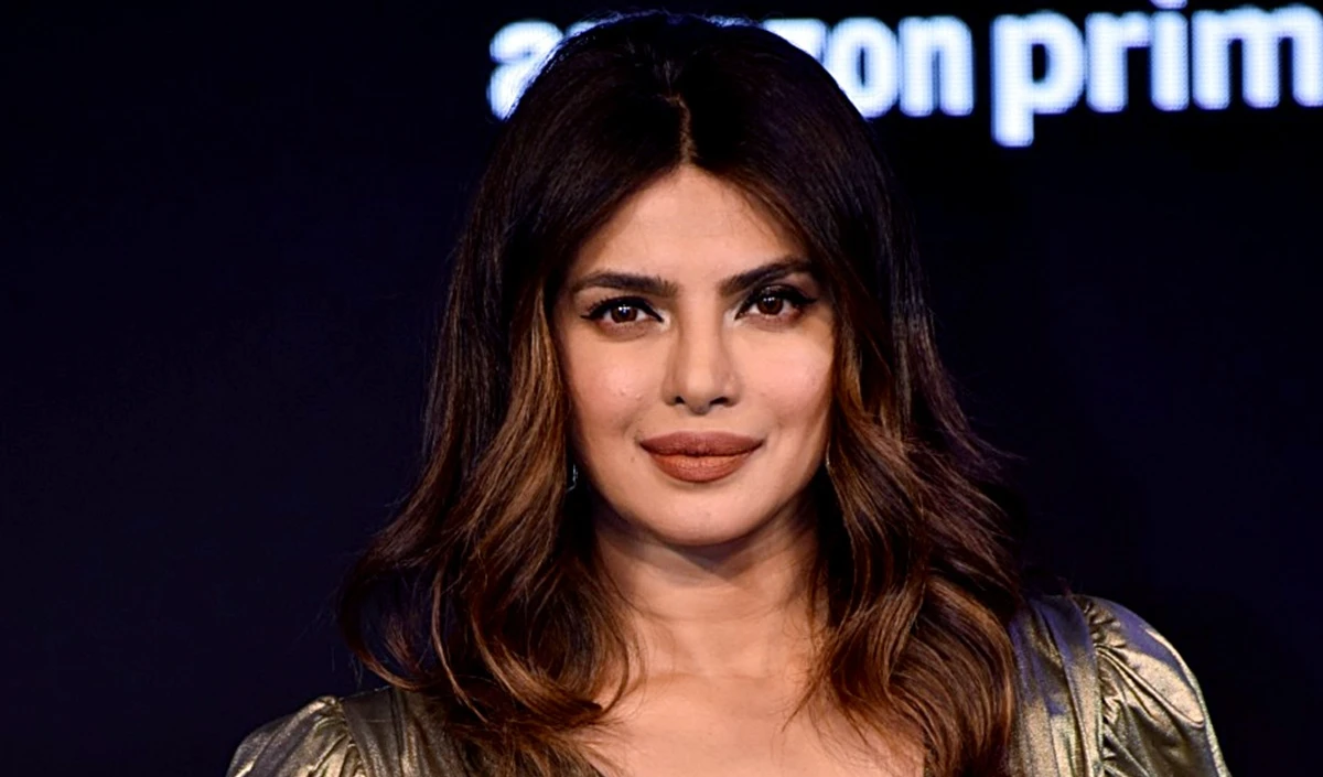 Priyanka Chopra की हॉलीवुड में एक और बड़ी उड़ान! ऑस्कर विजेता Russell Crowe के साथ साइ-फाई थ्रिलर ‘ब्लूफ्लाई’ में आएंगी नज़र Priyanka Chopra की हॉलीवुड में एक और बड़ी उड़ान! ऑस्कर विजेता Russell Crowe के साथ साइ-फाई थ्रिलर 'ब्लूफ्लाई' में आएंगी नज़र