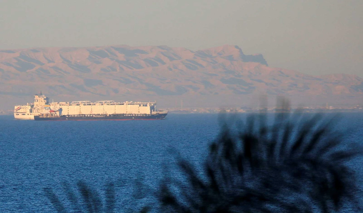 Red Sea Crisis | सऊदी टैंकर Daisy पर हूतियों का Missile Attack, अदन की खाड़ी में बढ़ा भारी तनाव Red Sea Crisis | सऊदी टैंकर Daisy पर हूतियों का Missile Attack, अदन की खाड़ी में बढ़ा भारी तनाव