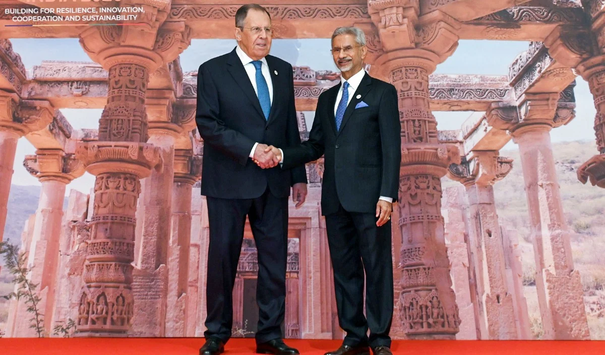 Russia दौरे पर EAM Jaishankar, Lavrov संग Regional-Global मुद्दों पर अहम चर्चा Russia दौरे पर EAM Jaishankar, Lavrov संग Regional-Global मुद्दों पर अहम चर्चा