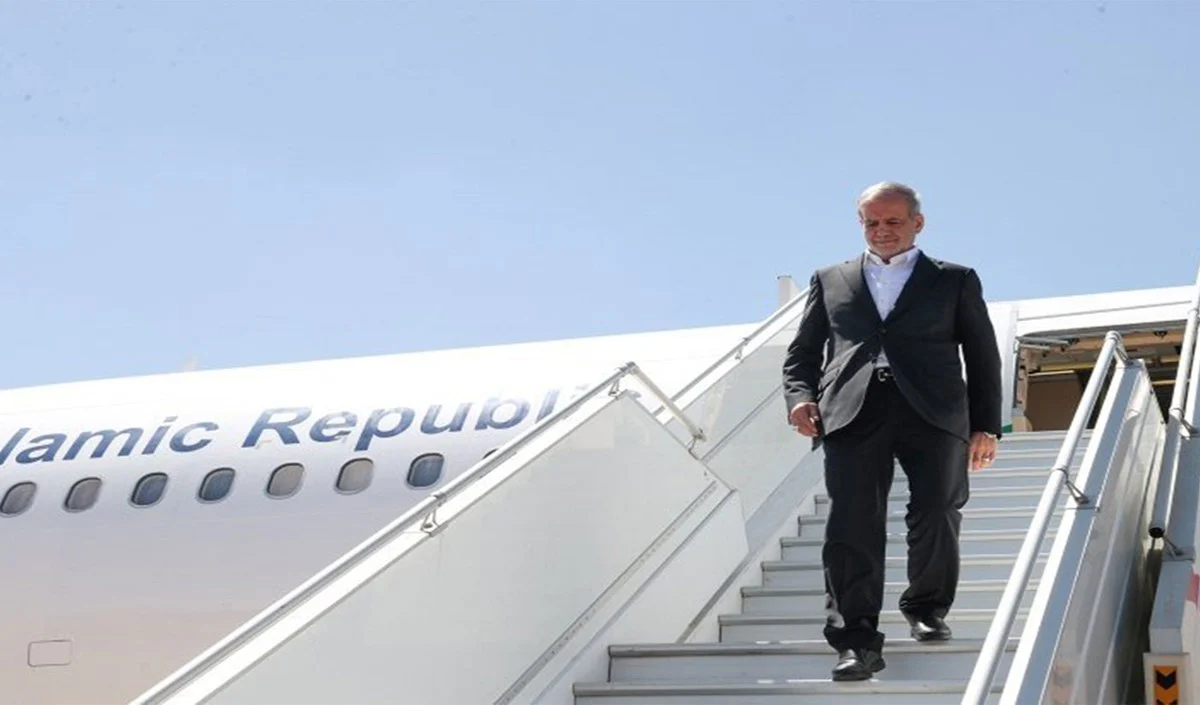 SCO Summit के लिए Bishkek पहुंचे ईरानी राष्ट्रपति Pezeshkian, PM Modi के साथ द्विपक्षीय वार्ता पर टिकी दुनिया की नजरें SCO Summit के लिए Bishkek पहुंचे ईरानी राष्ट्रपति Pezeshkian, PM Modi के साथ द्विपक्षीय वार्ता पर टिकी दुनिया की नजरें