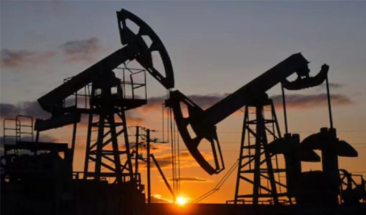 Trump की ‘ऐतिहासिक’ Venezuela Oil Deal, 65 अरब बैरल तेल पर US के नियंत्रण के क्या हैं मायने? Trump की 'ऐतिहासिक' Venezuela Oil Deal, 65 अरब बैरल तेल पर US के नियंत्रण के क्या हैं मायने?