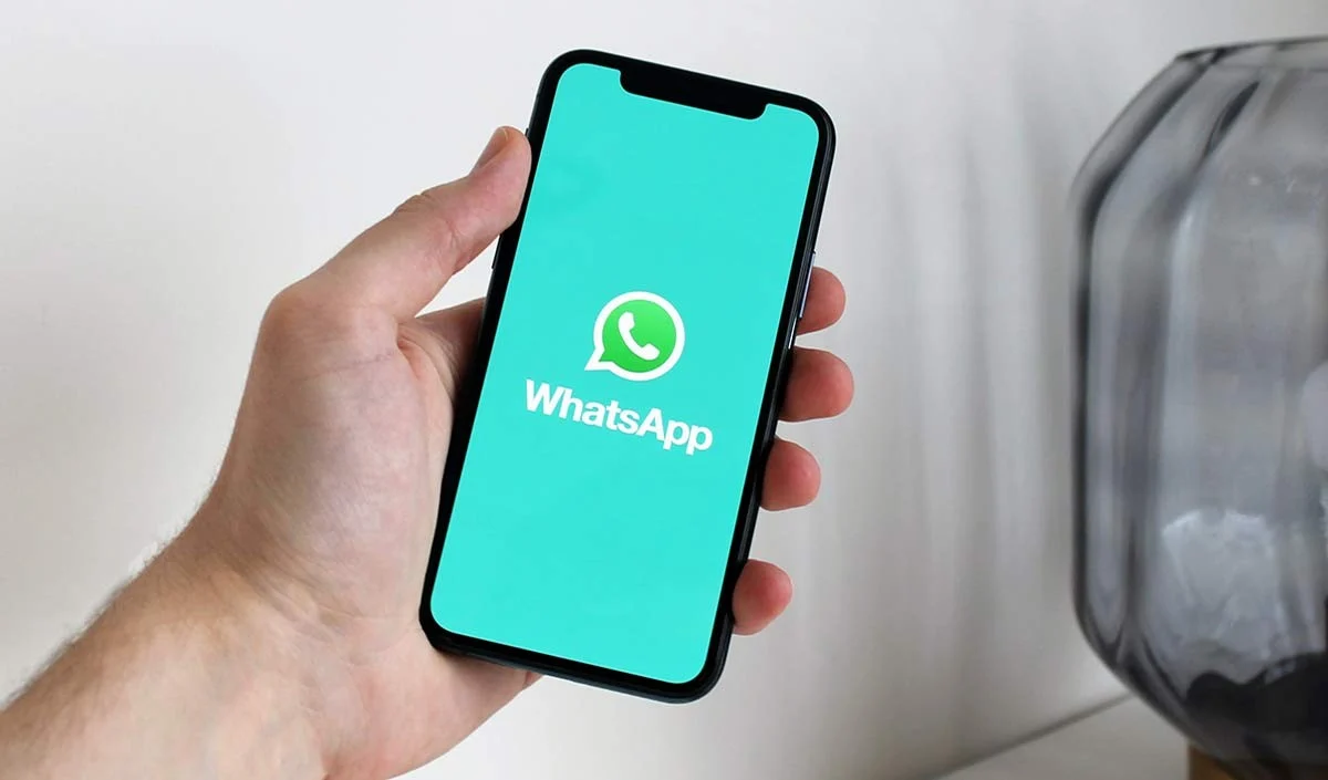 अब WhatsApp होगा पहले से ज्यादा सुरक्षित! टू-स्टेप वेरिफिकेशन में होने जा रहा बड़ा बदलाव अब WhatsApp होगा पहले से ज्यादा सुरक्षित! टू-स्टेप वेरिफिकेशन में होने जा रहा बड़ा बदलाव