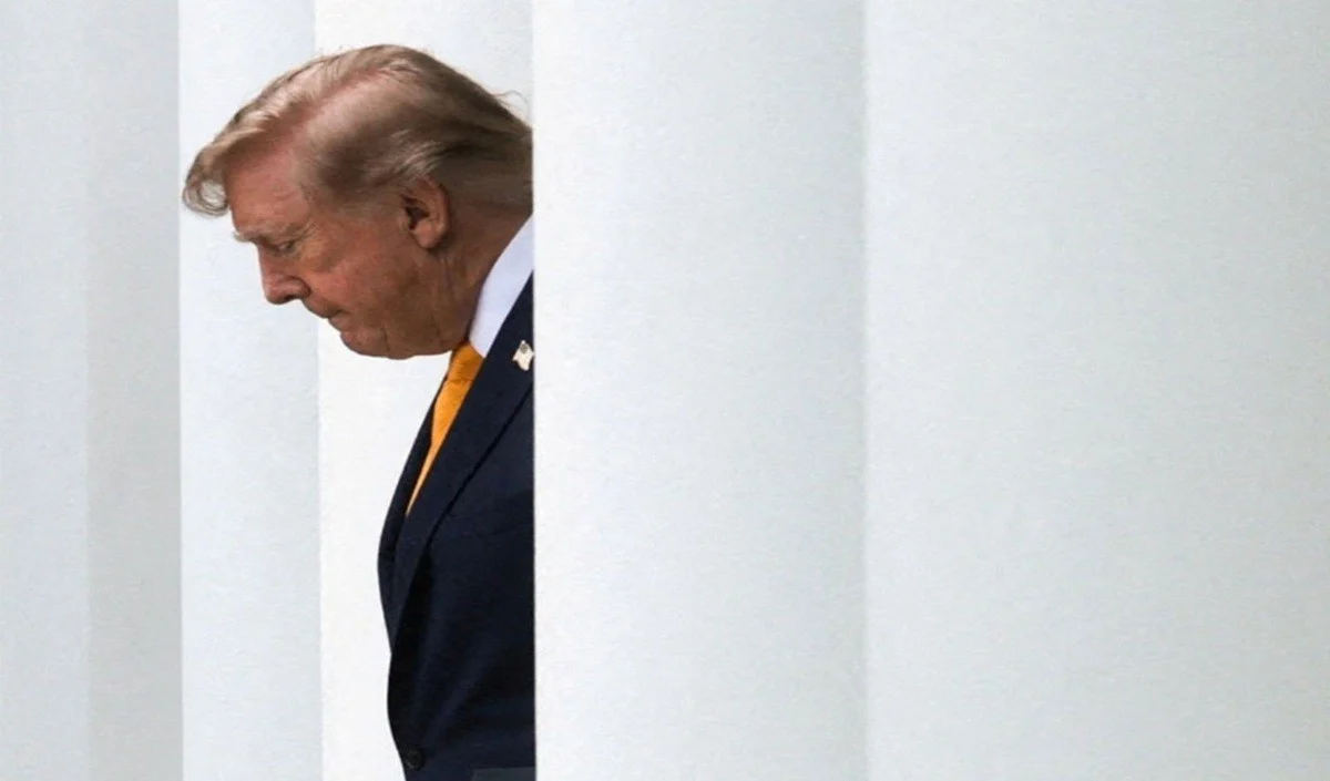 ईरान के साथ Tension के बीच Donald Trump की Popularity में भारी गिरावट, Reuters Poll में बड़ा खुलासा ईरान के साथ Tension के बीच Donald Trump की Popularity में भारी गिरावट, Reuters Poll में बड़ा खुलासा
