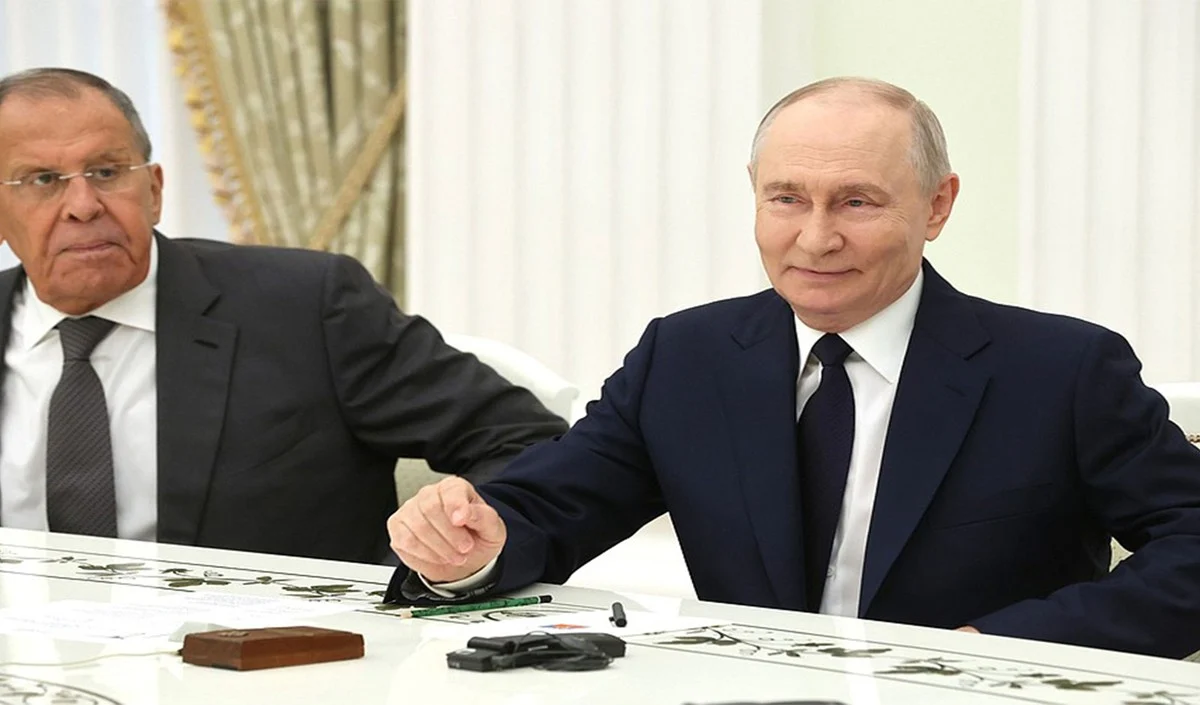 पुतिन के कड़े तेवर, Ukraine War और भड़कने के संकेत, कीव पर मंडराया Russian Ballistic Missile का बड़ा खतरा पुतिन के कड़े तेवर, Ukraine War और भड़कने के संकेत, कीव पर मंडराया Russian Ballistic Missile का बड़ा खतरा