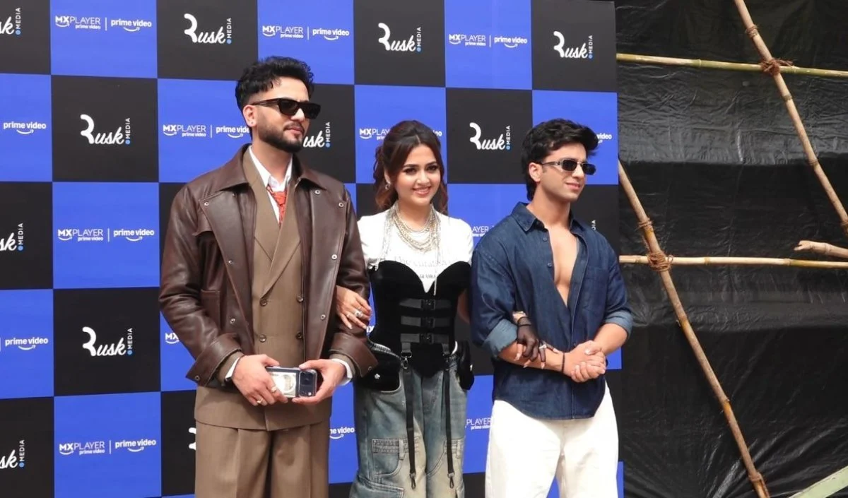मेरे खिलाफ गैंगअप कर लिया, Tejasswi Prakash और Aarush Bhola पर भड़के Elvish Yadav मेरे खिलाफ गैंगअप कर लिया, Tejasswi Prakash और Aarush Bhola पर भड़के Elvish Yadav