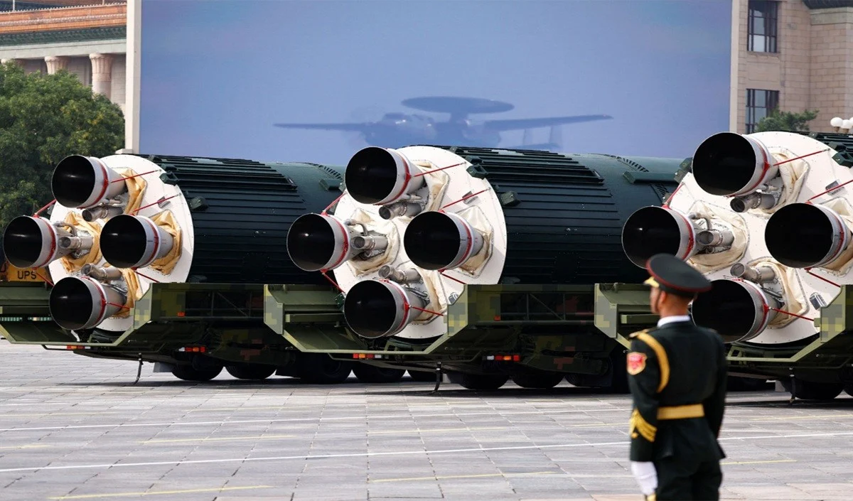 China vs Japan: PLA की रिपोर्ट में परमाणु हमले का अलर्ट, Tactical Nuclear Weapons से डरा ड्रैगन China vs Japan: PLA की रिपोर्ट में परमाणु हमले का अलर्ट, Tactical Nuclear Weapons से डरा ड्रैगन