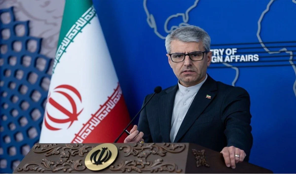 Donald Trump के आरोपों पर Iran का पलटवार, कहा Strait of Hormuz में संकट के लिए US जिम्मेदार Donald Trump के आरोपों पर Iran का पलटवार, कहा Strait of Hormuz में संकट के लिए US जिम्मेदार