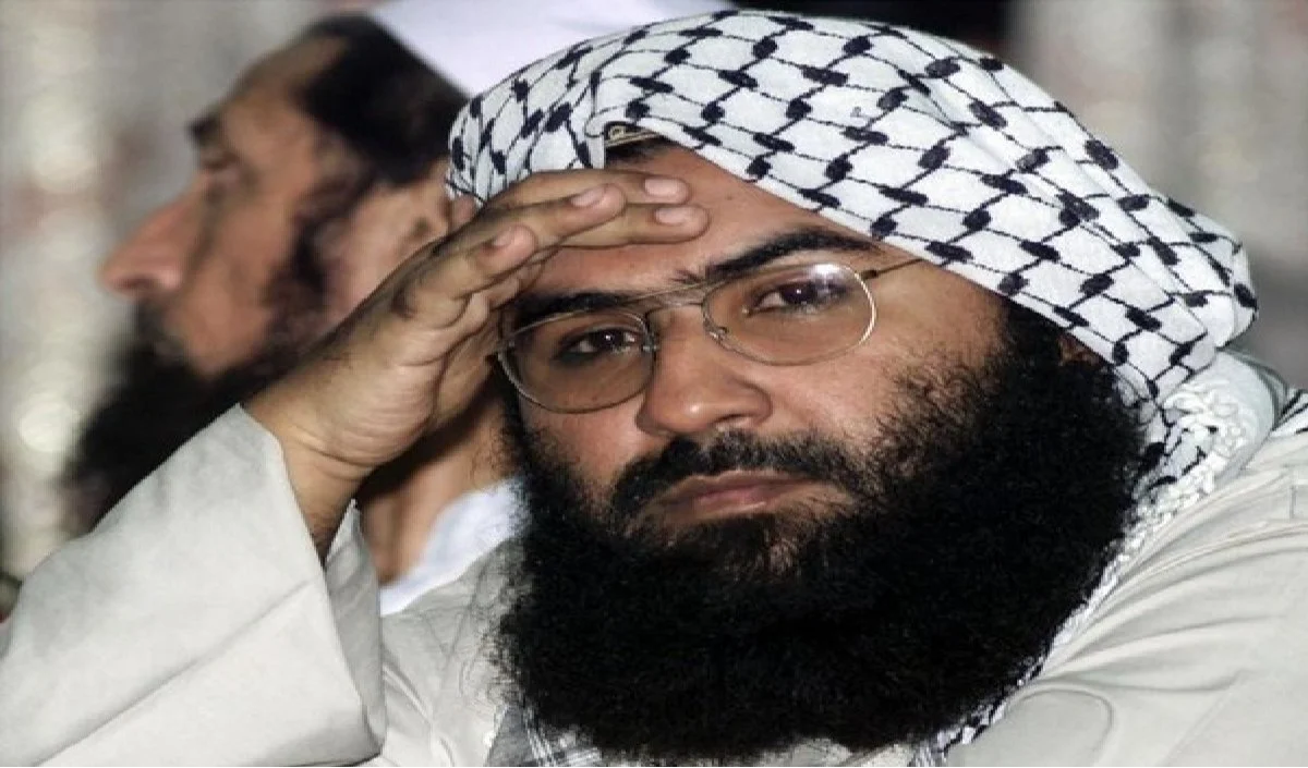 FATF Meeting से पहले मक्कार पाकिस्तान का नया पैंतरा, आतंकी मसूद अजहर पर रखा 70 लाख का इनाम FATF Meeting से पहले मक्कार पाकिस्तान का नया पैंतरा, आतंकी मसूद अजहर पर रखा 70 लाख का इनाम