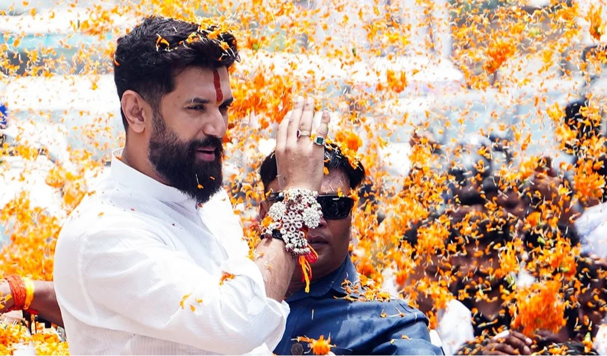 Gyanesh Kumar से तीखे सवाल क्यों पूछने लगे Modi के ‘हनुमान’ Chirag Paswan? क्या NDA में भी बढ़ रहे हैं मतभेद? Gyanesh Kumar से तीखे सवाल क्यों पूछने लगे Modi के 'हनुमान' Chirag Paswan? क्या NDA में भी बढ़ रहे हैं मतभेद?