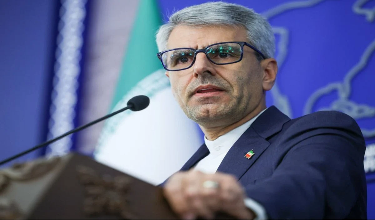 Iran ने दबोच लिया ट्रंप का ‘जासूस’, अमेरिका में सन्नाटा, IRGC की हिम्मत से दुनिया हैरान Iran ने दबोच लिया ट्रंप का 'जासूस', अमेरिका में सन्नाटा, IRGC की हिम्मत से दुनिया हैरान