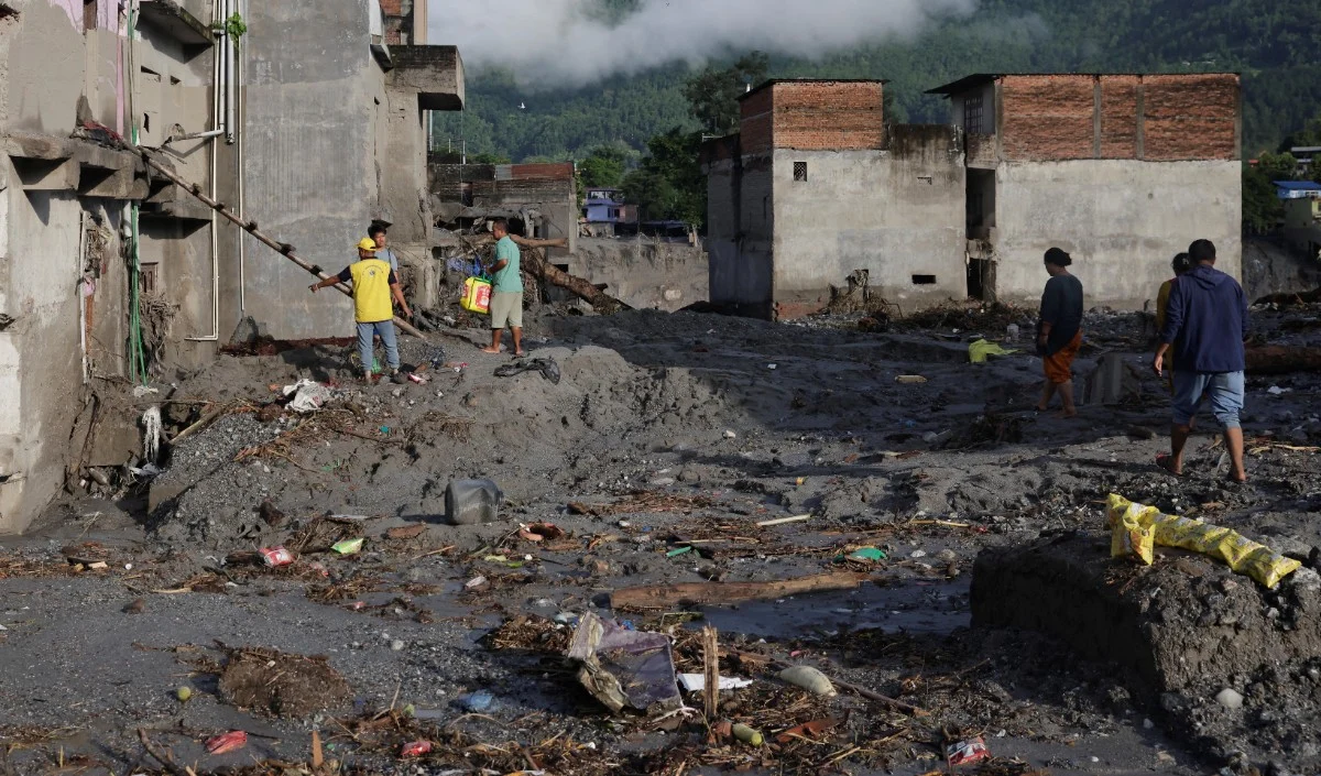 Nepal Flash Floods 2026 | मृतकों का आंकड़ा बढ़कर 1,127 हुआ, 4800 से अधिक अभी भी लापता, पुलिस का बड़ा खोज अभियान जारी Nepal Flash Floods 2026 | मृतकों का आंकड़ा बढ़कर 1,127 हुआ, 4800 से अधिक अभी भी लापता, पुलिस का बड़ा खोज अभियान जारी