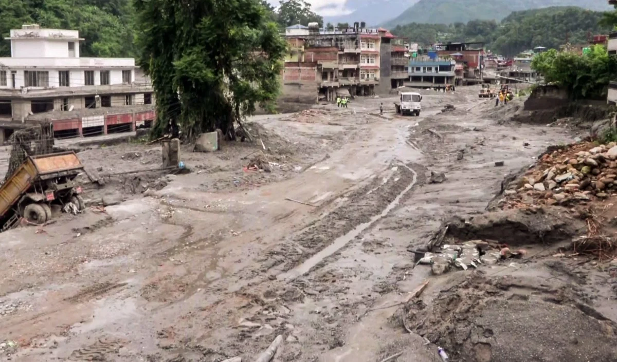 Nepal में बाढ़ का नया खतरा! दार्चुला में भारी भूस्खलन से चौलानी नदी का बहाव बाधित, निचले इलाकों में अलर्ट जारी Nepal में बाढ़ का नया खतरा! दार्चुला में भारी भूस्खलन से चौलानी नदी का बहाव बाधित, निचले इलाकों में अलर्ट जारी