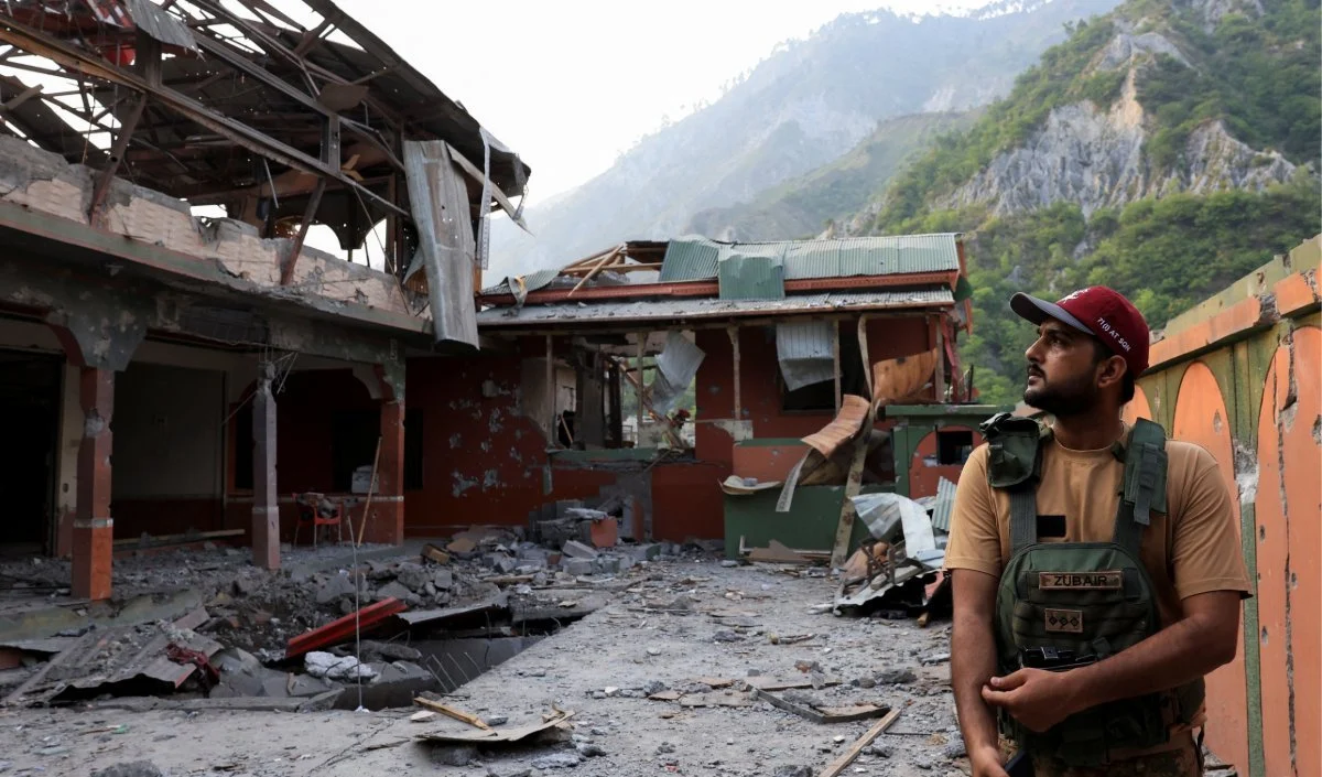Operation Sindoor में ध्वस्त हुए PoK के आतंकी कैंप फिर तैयार, सामने आईं तस्वीरें Operation Sindoor में ध्वस्त हुए PoK के आतंकी कैंप फिर तैयार, सामने आईं तस्वीरें