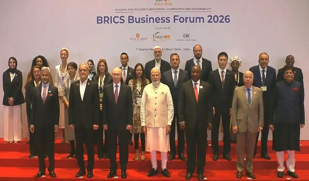 PM Modi and BRICS Leaders की ‘Family Photo’ ने दिया एकजुटता का संदेश, Global South के हितों पर चर्चा PM Modi and BRICS Leaders की 'Family Photo' ने दिया एकजुटता का संदेश, Global South के हितों पर चर्चा