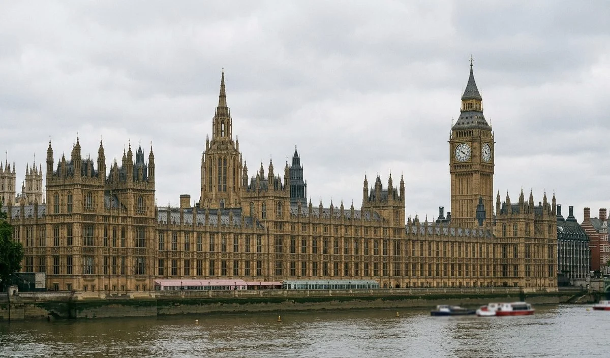 Reform UK Party को दो क्रिप्टो अरबपतियों से मिले 7.2 करोड़ पाउंड का चंदा, ब्रिटेन में विवाद Reform UK Party को दो क्रिप्टो अरबपतियों से मिले 7.2 करोड़ पाउंड का चंदा, ब्रिटेन में विवाद