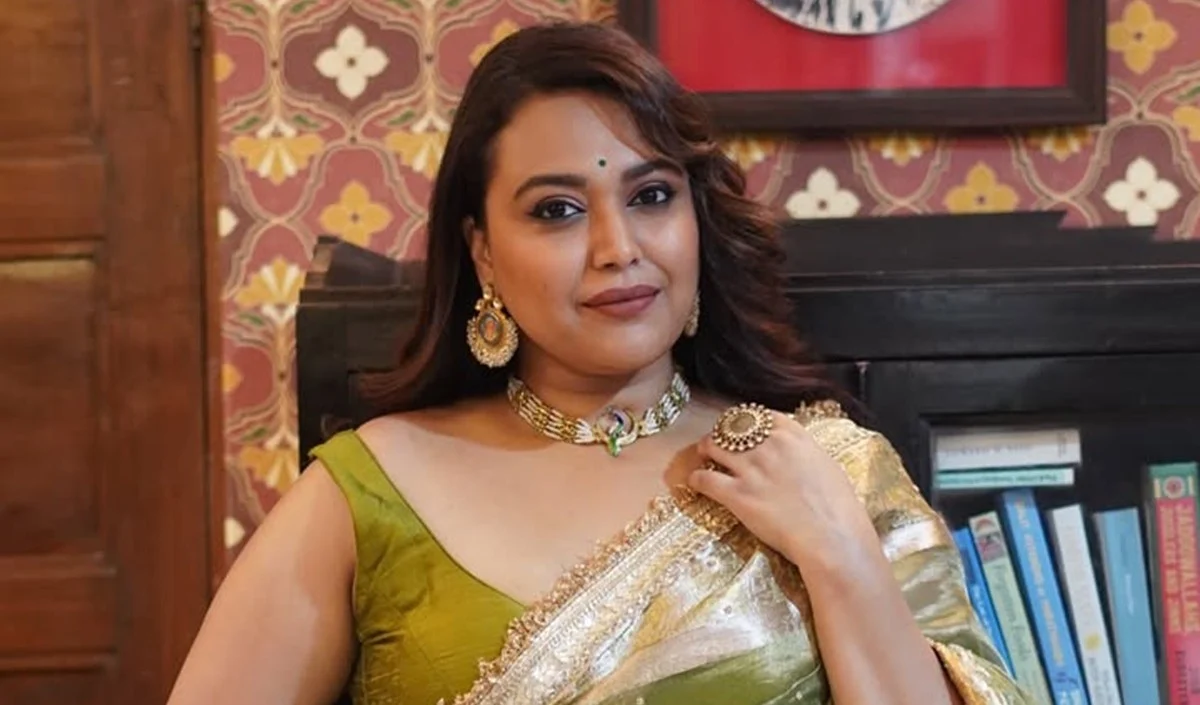 Swara Bhasker ने ‘पद्मावत’ की ‘जौहर’ को बताया कायरता, भड़के लोग बोले- ‘इतिहास का ज्ञान शून्य और संवेदनशीलता खत्म’ Swara Bhasker ने 'पद्मावत' की 'जौहर' को बताया कायरता, भड़के लोग बोले- 'इतिहास का ज्ञान शून्य और संवेदनशीलता खत्म'