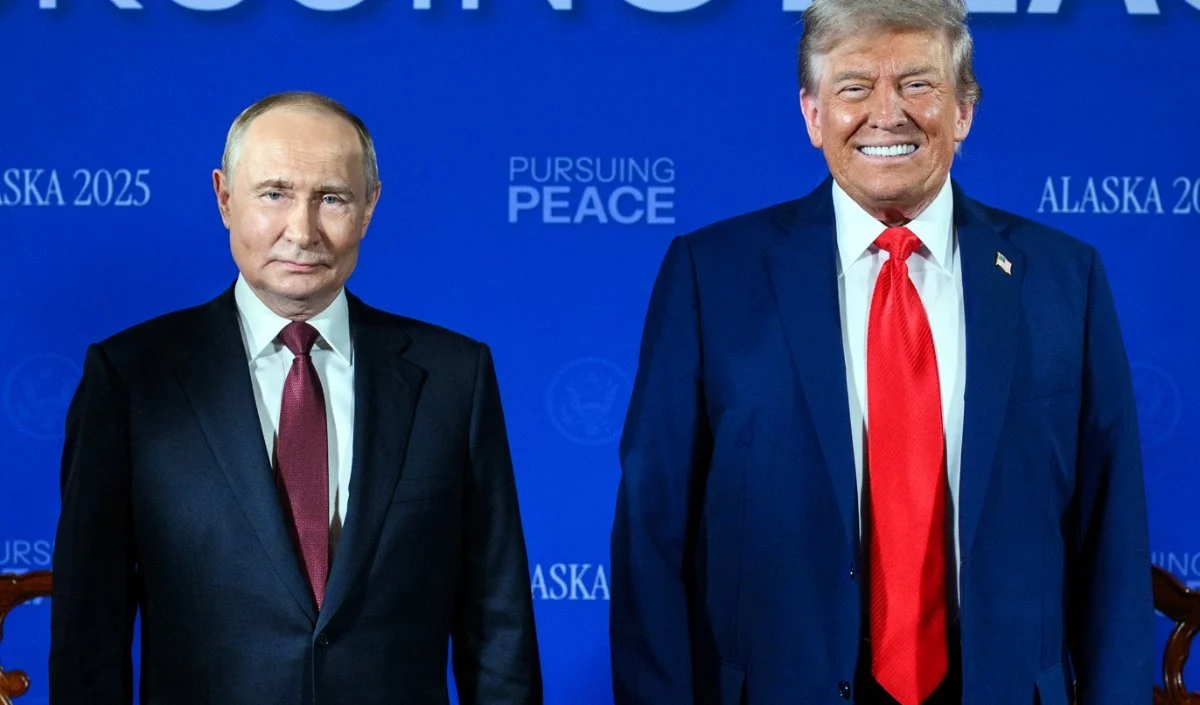 US-Russia Sanctions 2026 | रूसी तेल पर कड़े प्रतिबंध, यूरेनियम पर राहत: जानें अमेरिकी दोहरे रुख के पीछे की पूरी कहानी US-Russia Sanctions 2026 | रूसी तेल पर कड़े प्रतिबंध, यूरेनियम पर राहत: जानें अमेरिकी दोहरे रुख के पीछे की पूरी कहानी