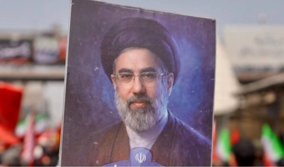 अस्पताल पर बमबारी और मलबे में फंसे थे Mojtaba Khamenei? ईरानी नेता ने बताई पूरी कहानी अस्पताल पर बमबारी और मलबे में फंसे थे Mojtaba Khamenei? ईरानी नेता ने बताई पूरी कहानी