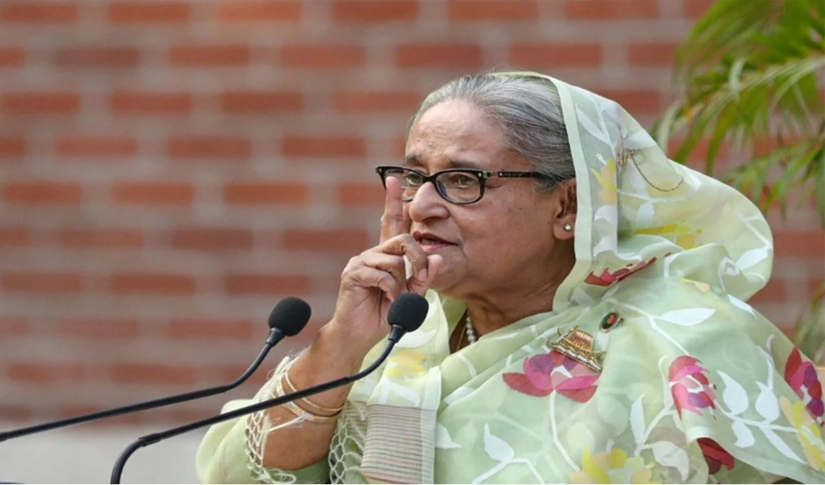 Bangladesh में मंदिरों और घरों पर हमले जारी, Durga Puja पर Sheikh Hasina ने जताई चिंता Bangladesh में मंदिरों और घरों पर हमले जारी, Durga Puja पर Sheikh Hasina ने जताई चिंता
