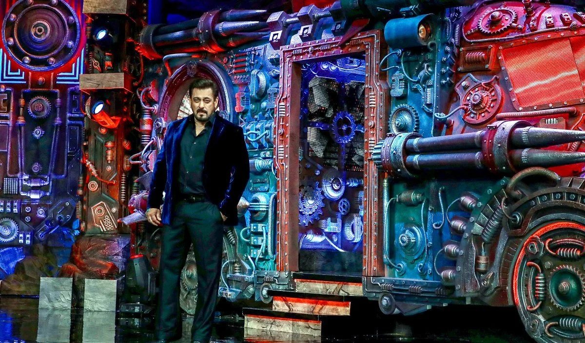 Bigg Boss 20 Updates | ‘वीकेंड का वार’ में सलमान खान ने लगाई कंटेस्टेंट्स की क्लास, गुल्लू ने खोले राज, आसिफ खान बने इस हफ्ते के नए कैप्टन Bigg Boss 20 Updates | 'वीकेंड का वार' में सलमान खान ने लगाई कंटेस्टेंट्स की क्लास, गुल्लू ने खोले राज, आसिफ खान बने इस हफ्ते के नए कैप्टन