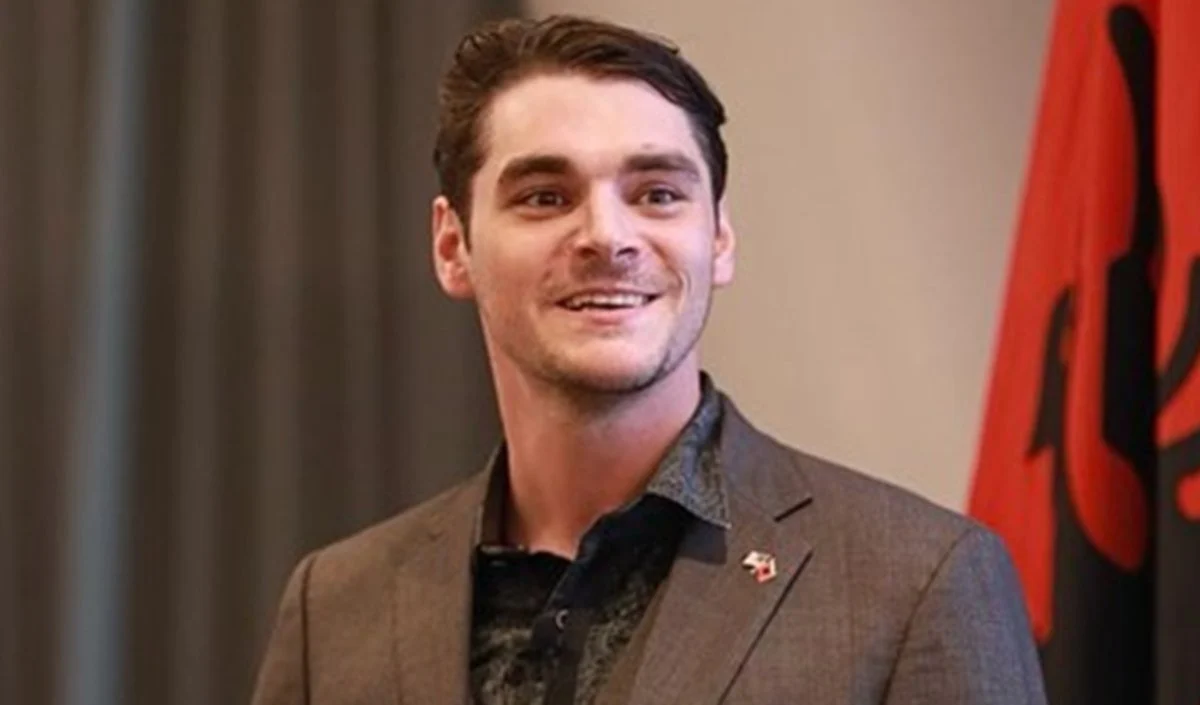 Breaking Bad फेम एक्टर RJ Mitte का 34 साल की उम्र में निधन, सुसाइड की खबर से हॉलीवुड और फैंस में शोक की लहर Breaking Bad फेम एक्टर RJ Mitte का 34 साल की उम्र में निधन, सुसाइड की खबर से हॉलीवुड और फैंस में शोक की लहर