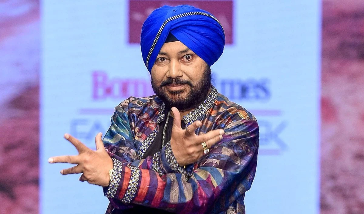 Daler Mehndi अपमान मामले में गरमाई राजनीति: भाई Mika Singh ने उत्तराखंड के मंत्री सुबोध उनियाल से मांगी सार्वजनिक माफी Daler Mehndi अपमान मामले में गरमाई राजनीति: भाई Mika Singh ने उत्तराखंड के मंत्री सुबोध उनियाल से मांगी सार्वजनिक माफी