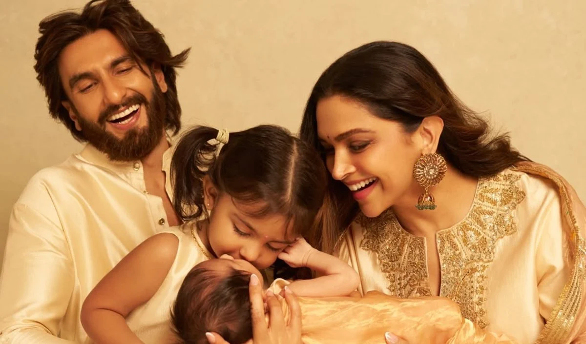 Deepika Padukone और Ranveer Singh ने दिखाई दूसरी बेटी की पहली झलक, नाम भी किया रिवील Deepika Padukone और Ranveer Singh ने दिखाई दूसरी बेटी की पहली झलक, नाम भी किया रिवील