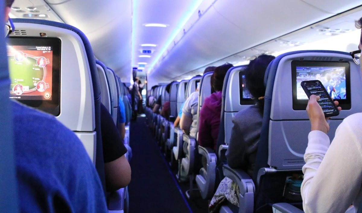 Flydubai Mid Air Emergency | 34,000 फुट की ऊंचाई पर हवा में हाईजैक जैसा ड्रामा! खून से लथपथ भारतीय पायलट ने बचाई 174 जानें, PM Modi और नेतन्याहू ने कहा- ‘रियल हीरो’ Flydubai Mid Air Emergency | 34,000 फुट की ऊंचाई पर हवा में हाईजैक जैसा ड्रामा! खून से लथपथ भारतीय पायलट ने बचाई 174 जानें, PM Modi और नेतन्याहू ने कहा- 'रियल हीरो'
