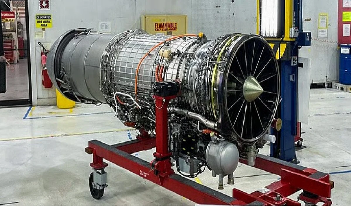 GE Aerospace ने HAL को सौंपे 4 नए F404 इंजन, Tejas Mk1A फ्लीट को मिलेगी मजबूती GE Aerospace ने HAL को सौंपे 4 नए F404 इंजन, Tejas Mk1A फ्लीट को मिलेगी मजबूती
