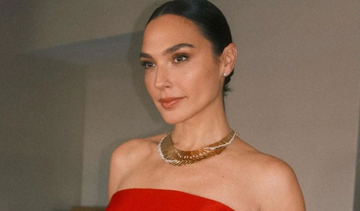 Gal Gadot ने इजरायल चुनाव में डाला वोट, लोगों से की ‘बदलाव’ के लिए मतदान की अपील Gal Gadot ने इजरायल चुनाव में डाला वोट, लोगों से की 'बदलाव' के लिए मतदान की अपील