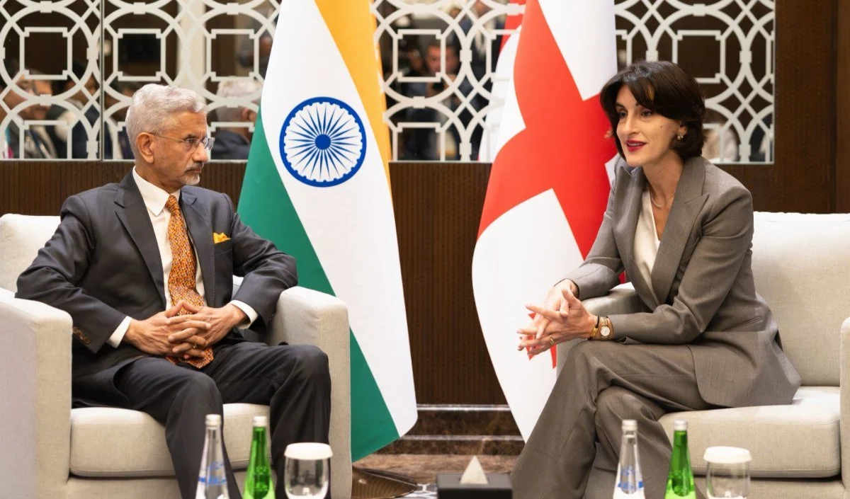 Jaishankar Abu Dhabi Visit | विदेश मंत्री एस जयशंकर ने अबू धाबी में जॉर्जिया की समकक्ष माका बोचोरिश्विली से की मुलाकात, द्विपक्षीय सहयोग पर हुई चर्चा Jaishankar Abu Dhabi Visit | विदेश मंत्री एस जयशंकर ने अबू धाबी में जॉर्जिया की समकक्ष माका बोचोरिश्विली से की मुलाकात, द्विपक्षीय सहयोग पर हुई चर्चा