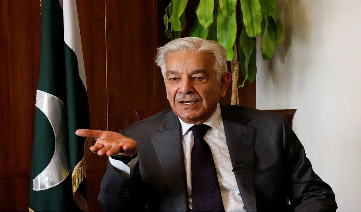 Pakistan के नौकरशाह बना रहे भागने का प्लान! रक्षा मंत्री Khawaja Asif ने उठाए सवाल Pakistan के नौकरशाह बना रहे भागने का प्लान! रक्षा मंत्री Khawaja Asif ने उठाए सवाल
