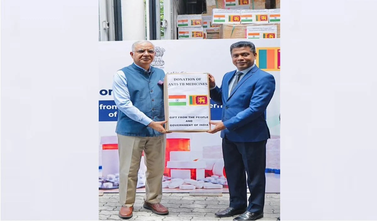 Sri Lanka में तपेदिक से जंग को ताकत देगा India, पहुंचाई 3 टन जरूरी TB दवाइयां Sri Lanka में तपेदिक से जंग को ताकत देगा India, पहुंचाई 3 टन जरूरी TB दवाइयां