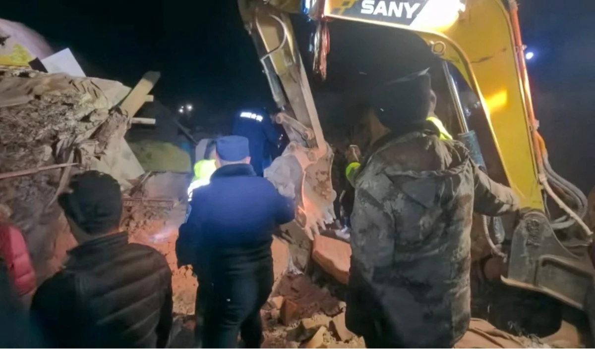 Tibet Earthquake: तिब्बत में 7.0 तीव्रता का भूकंप, धरती कांपी, कई मौतें! Tibet Earthquake: तिब्बत में 7.0 तीव्रता का भूकंप, धरती कांपी, कई मौतें!