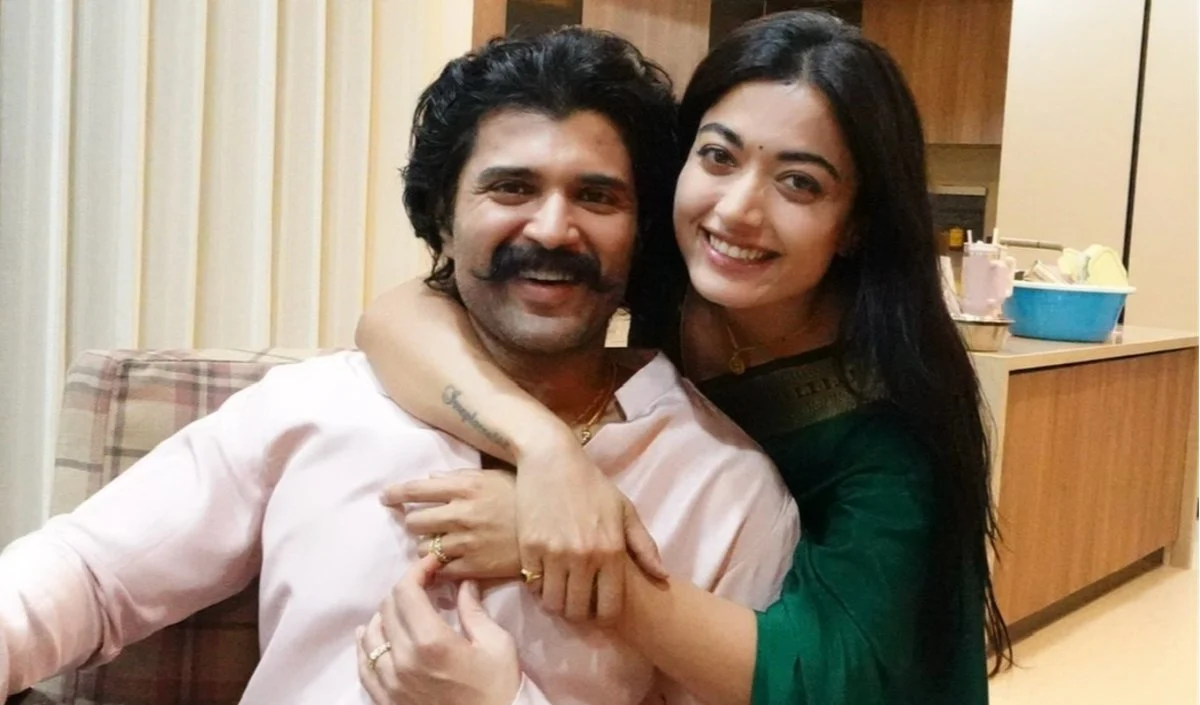 Vijay फोन में बिजी रहते हैं तो Rashmika का चढ़ जाता है पारा, फिर ऐसे पत्नी को शांत करते है पतिदेव Vijay फोन में बिजी रहते हैं तो Rashmika का चढ़ जाता है पारा, फिर ऐसे पत्नी को शांत करते है पतिदेव