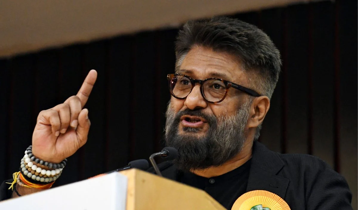 Vivek Agnihotri के बयानों पर भड़का विश्व हिंदू परिषद! पूछा- ‘हिंदू धर्म पर सवाल उठाने वाले आप कौन?’ Vivek Agnihotri के बयानों पर भड़का विश्व हिंदू परिषद! पूछा- 'हिंदू धर्म पर सवाल उठाने वाले आप कौन?'