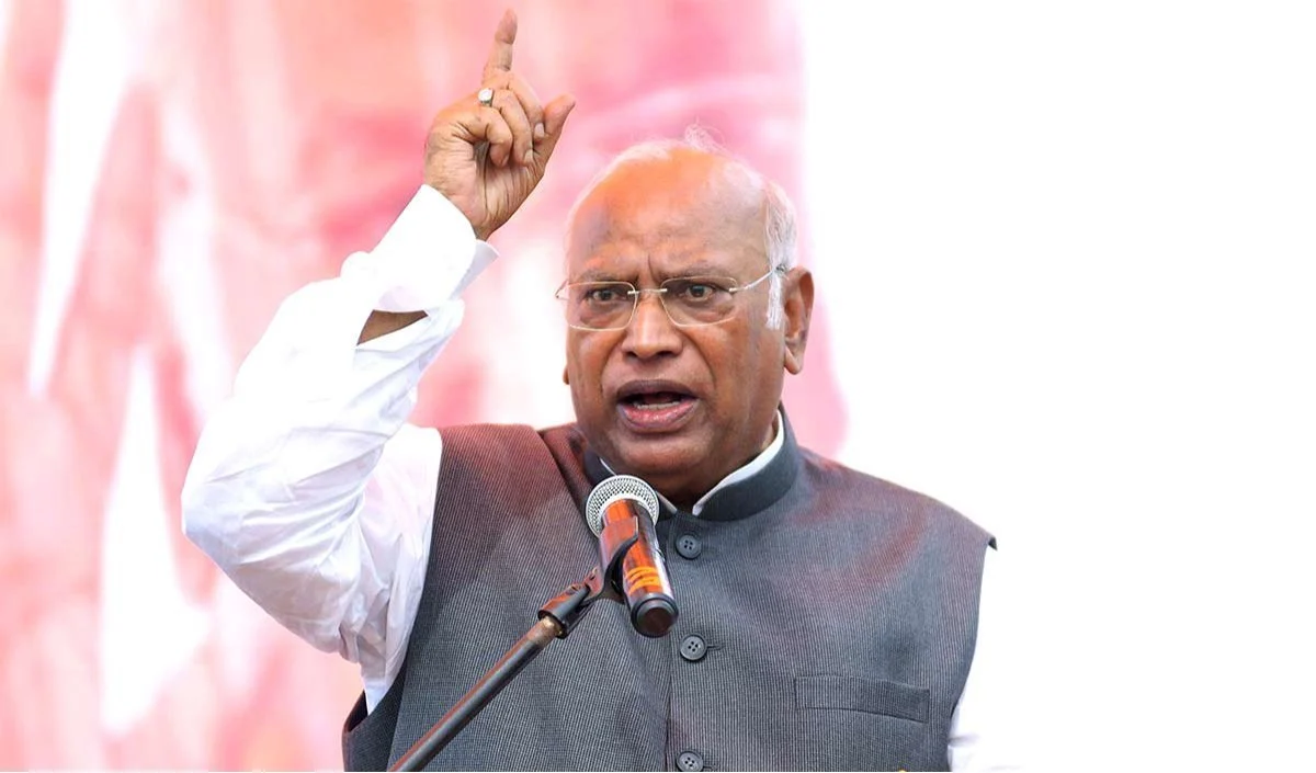 आत्मघाती कड़वाहट: हताशा में मर्यादा की लक्ष्मण रेखा भूली कांग्रेस आत्मघाती कड़वाहट: हताशा में मर्यादा की लक्ष्मण रेखा भूली कांग्रेस