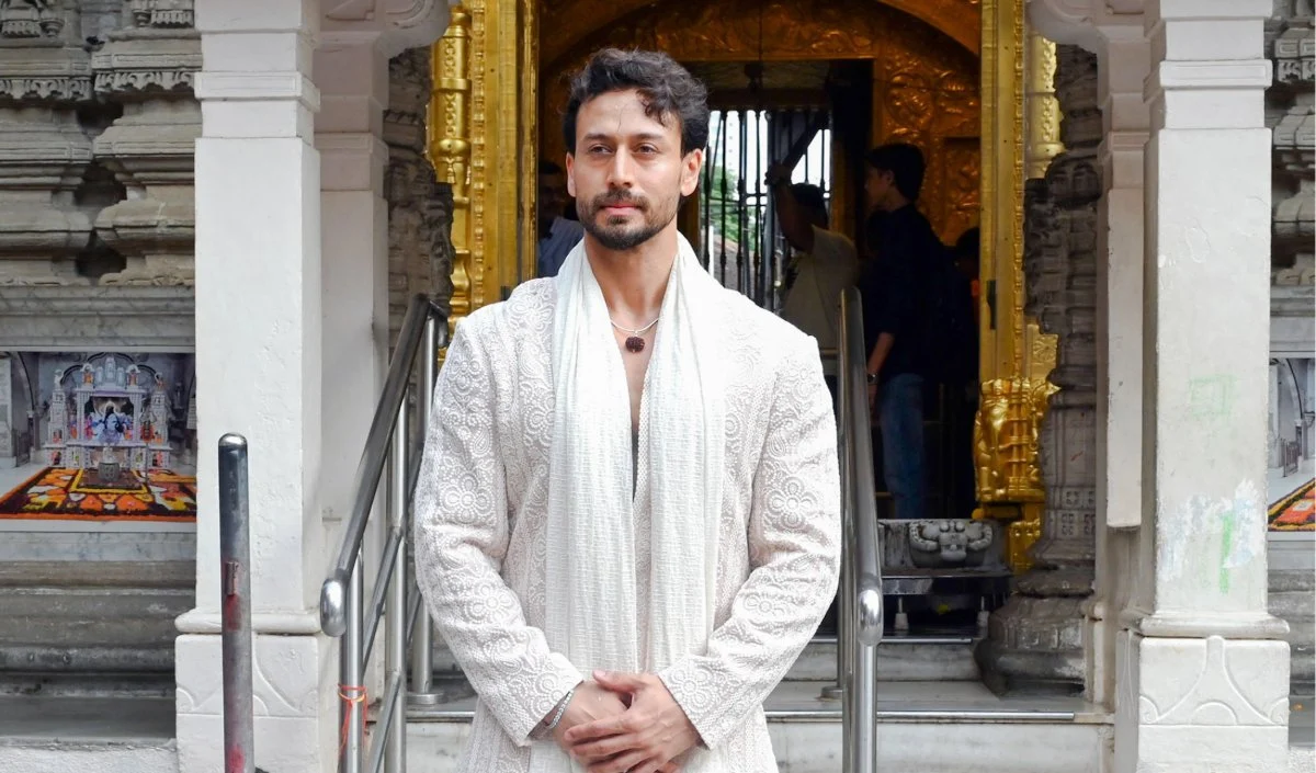 गोलीबारी की घटना के बीच Tiger Shroff की टीम की कड़ी चेतावनी, फर्जी AI वीडियो और मनगढ़ंत खबरों से दूर रहने की अपील गोलीबारी की घटना के बीच Tiger Shroff की टीम की कड़ी चेतावनी, फर्जी AI वीडियो और मनगढ़ंत खबरों से दूर रहने की अपील