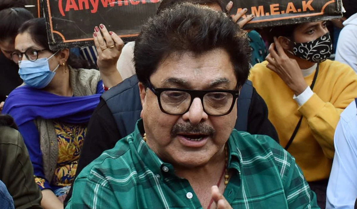 फिल्म निर्माता अशोक पंडित ने इमरान खान को भारत छोड़ने का नोटिस दिए जाने का समर्थन किया: ‘मैं सच में बहुत खुश हूँ…’ फिल्म निर्माता अशोक पंडित ने इमरान खान को भारत छोड़ने का नोटिस दिए जाने का समर्थन किया: 'मैं सच में बहुत खुश हूँ...'