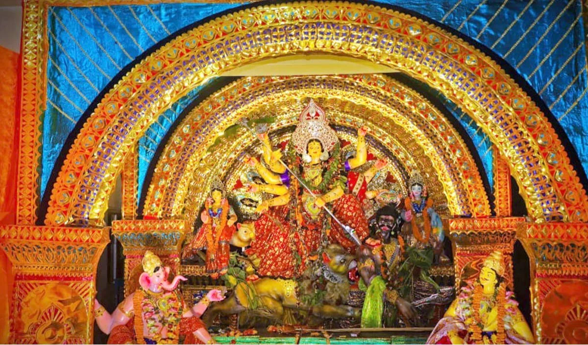 शक्ति की आराधना: मंत्रों से अधिक भावना का महत्व शक्ति की आराधना: मंत्रों से अधिक भावना का महत्व