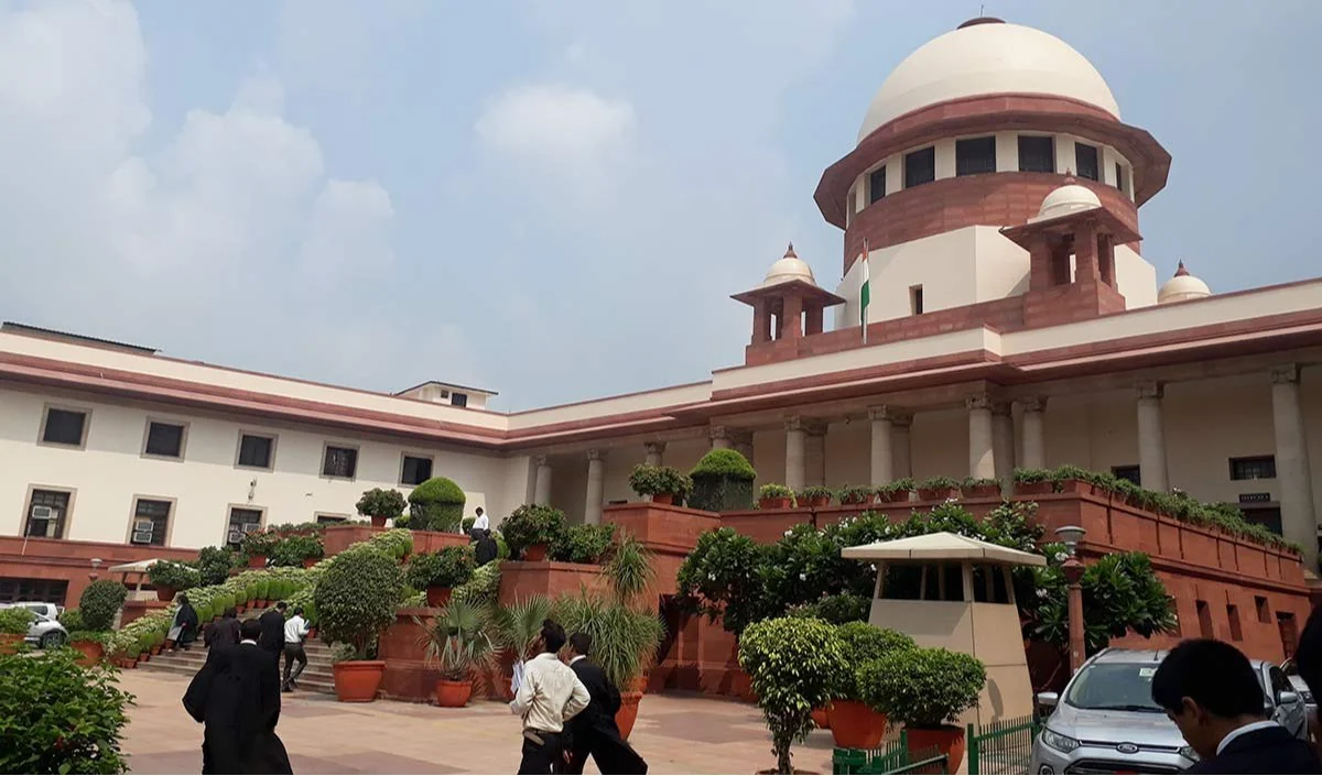 सुप्रीम कोर्ट का कड़ा रुख: क्या अब सुधरेंगे फ्रॉड पीड़ितों के हालात? सुप्रीम कोर्ट का कड़ा रुख: क्या अब सुधरेंगे फ्रॉड पीड़ितों के हालात?